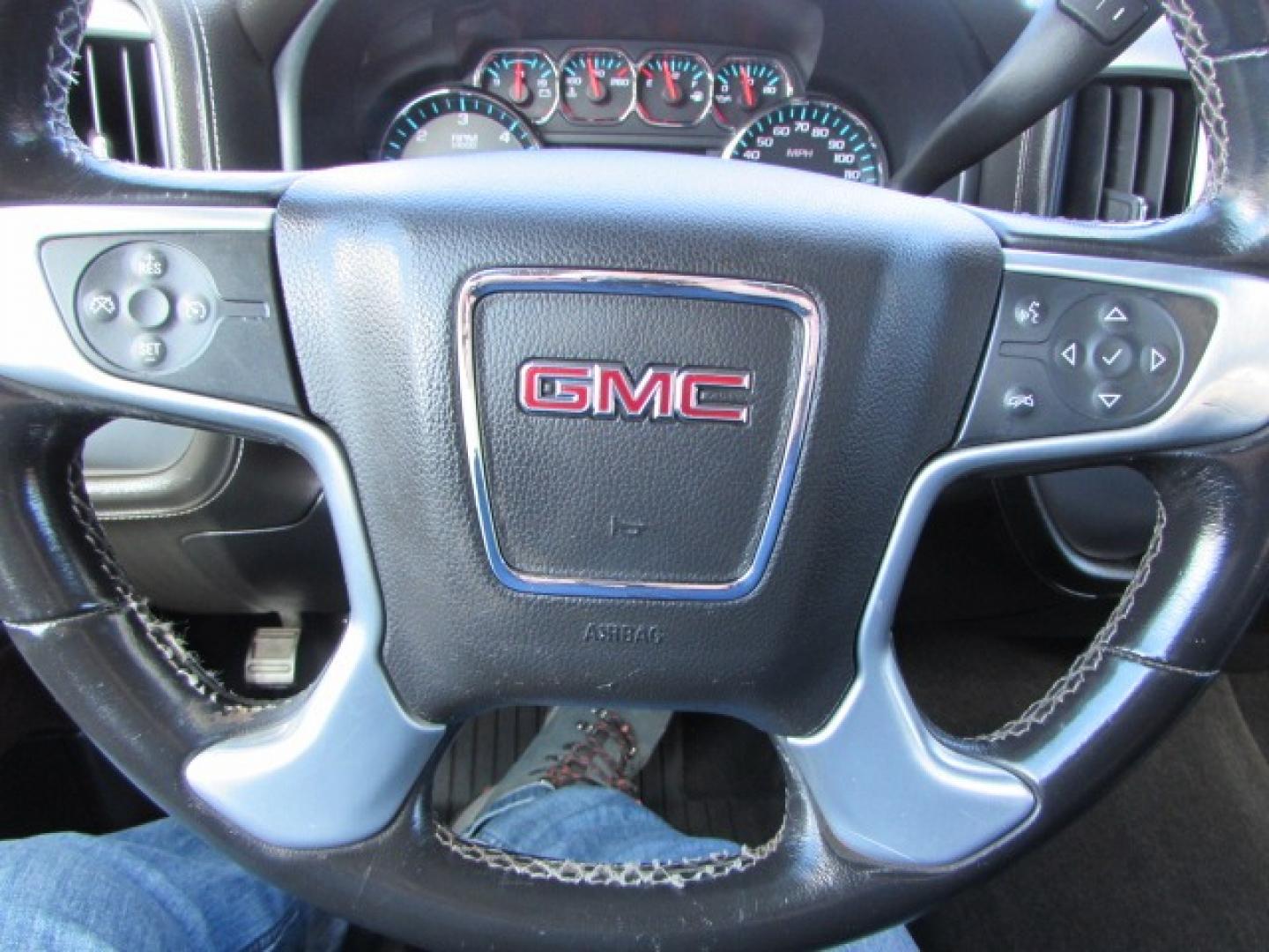 2018 Dark Mahogany /Gray GMC Sierra 2500HD SLE (1GT12SEG7JF) with an 6.0 Gasoline V8 engine, Heavy Duty 6 speed automatic transmission, located at 4562 State Avenue, Billings, MT, 59101, (406) 896-9833, 45.769516, -108.526772 - Photo#21